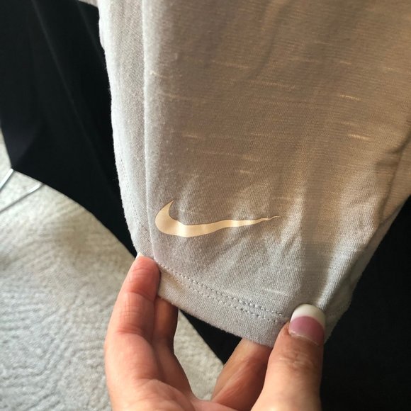 Nike Dry Fit tshirt - Picture 2 of 3